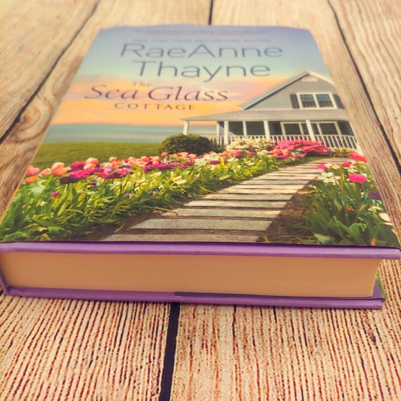 The Sea Glass Cottage (Hardcover) by Rae Anne Thayne - Picture 2 of 7